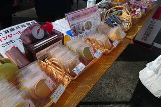 沖郷秋祭り・軽トラック市で【赤い羽根共同募金】の啓発活動を行いました。