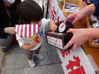 「げんき熊野市」「赤湯温泉観光朝市」にて 赤い羽根共同募金啓発活動を行いました
